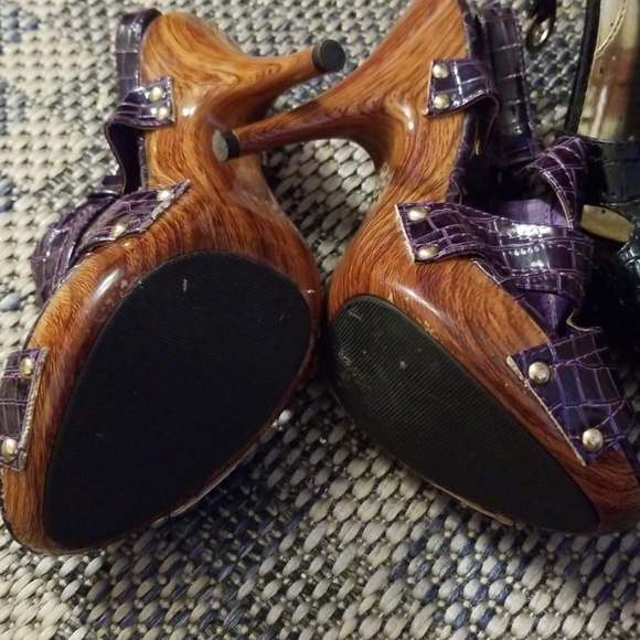 Shoes - Picture 2 of 6